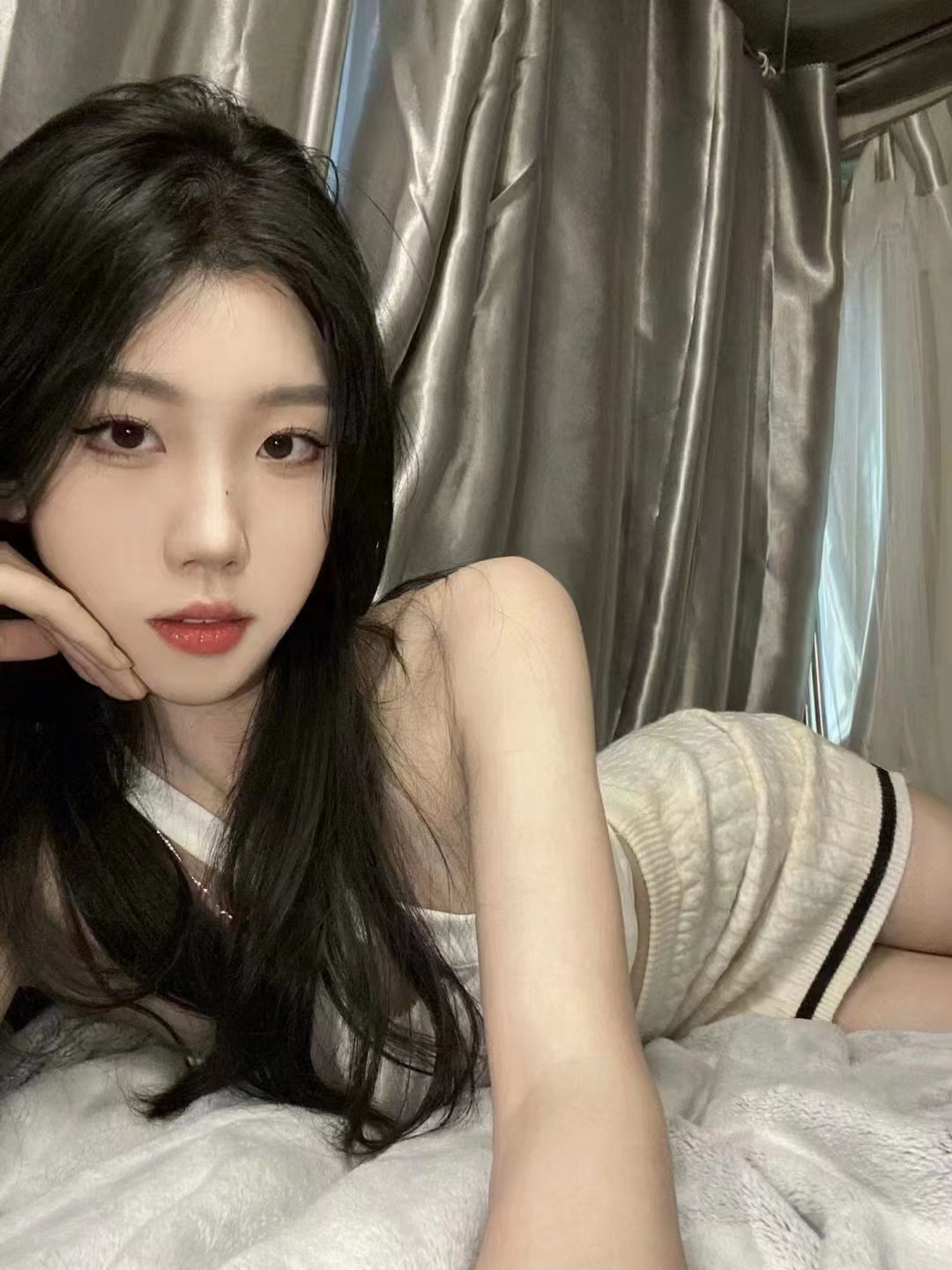 涵涵小姐姐年轻漂亮