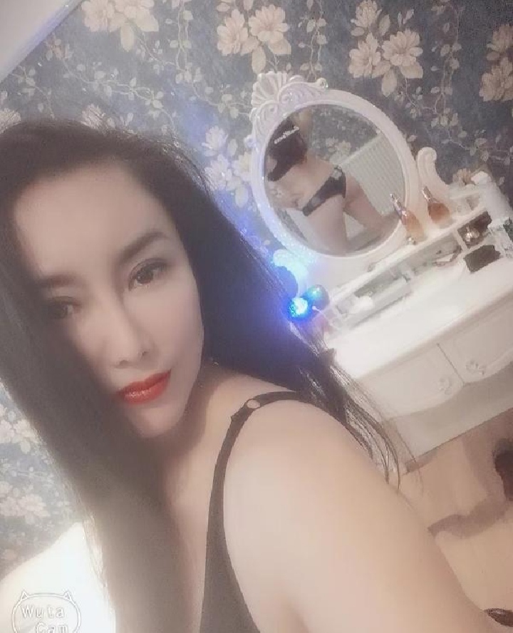 宝山丰满长腿御姐