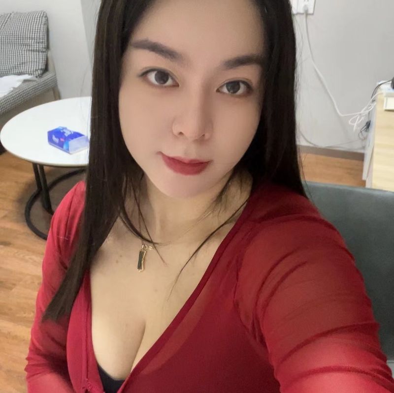 南山区大奶牛萱萱