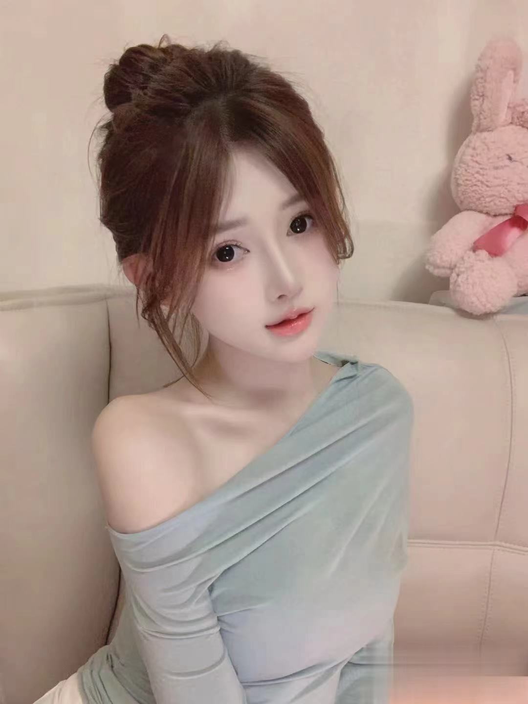 美丽温柔，脾气好身材棒