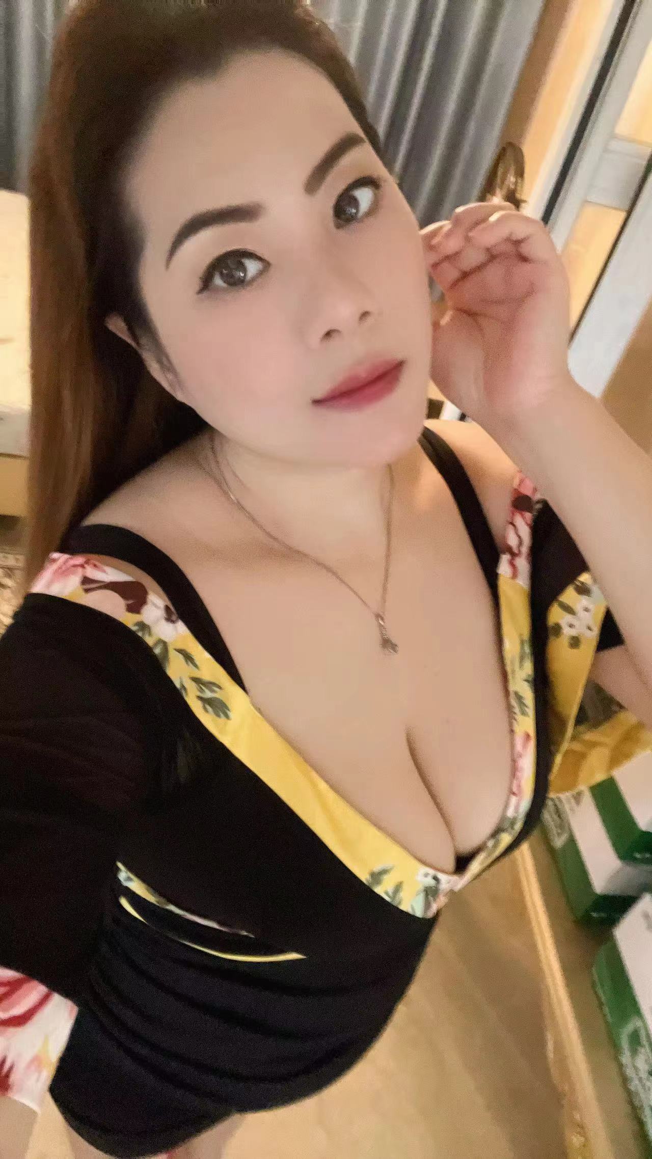 性价比高的大奶熟女