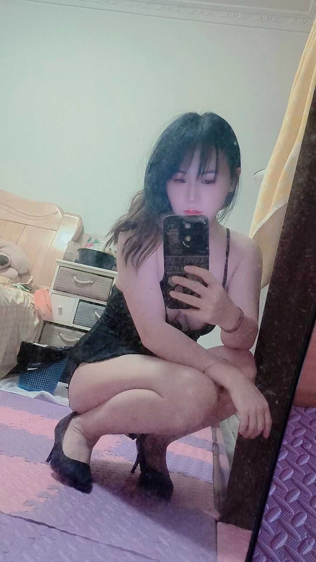 体验苗条刺激小姐姐