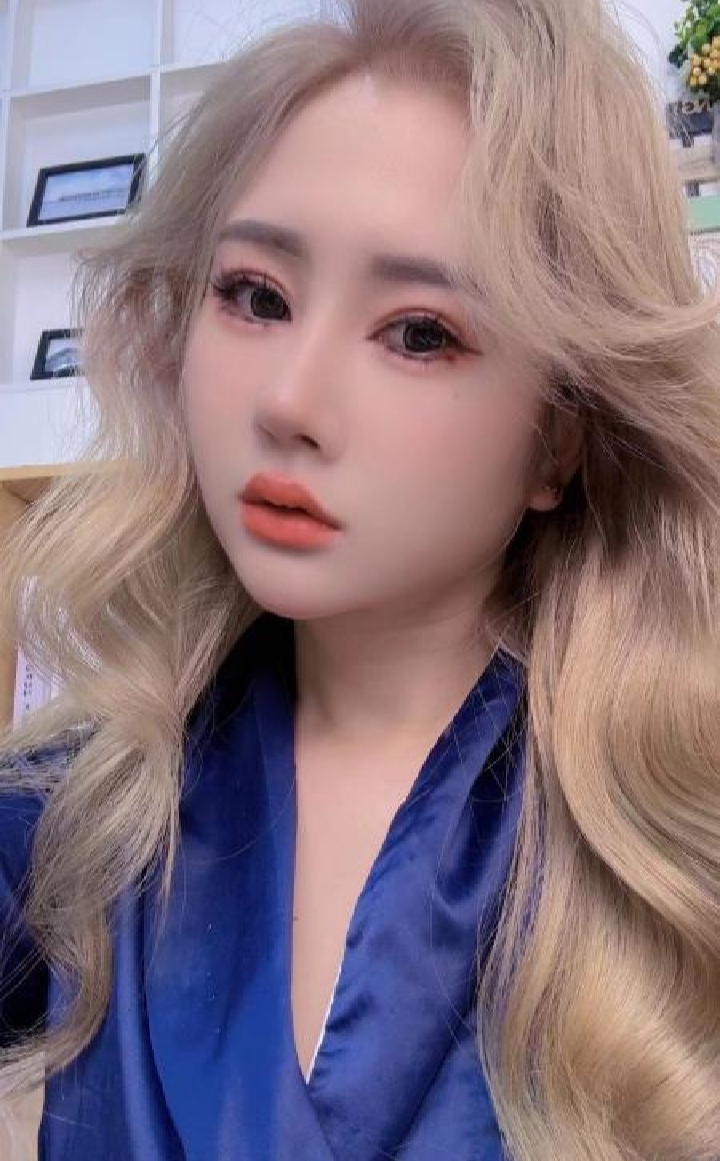 白云混血风小琪琪