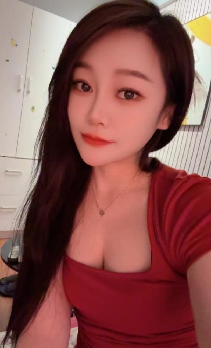 蜀山漂亮火辣小姐姐