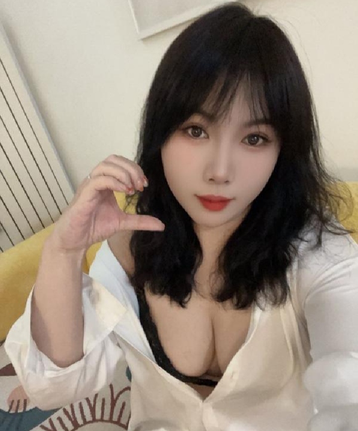 黑丝高跟白嫩大屁股