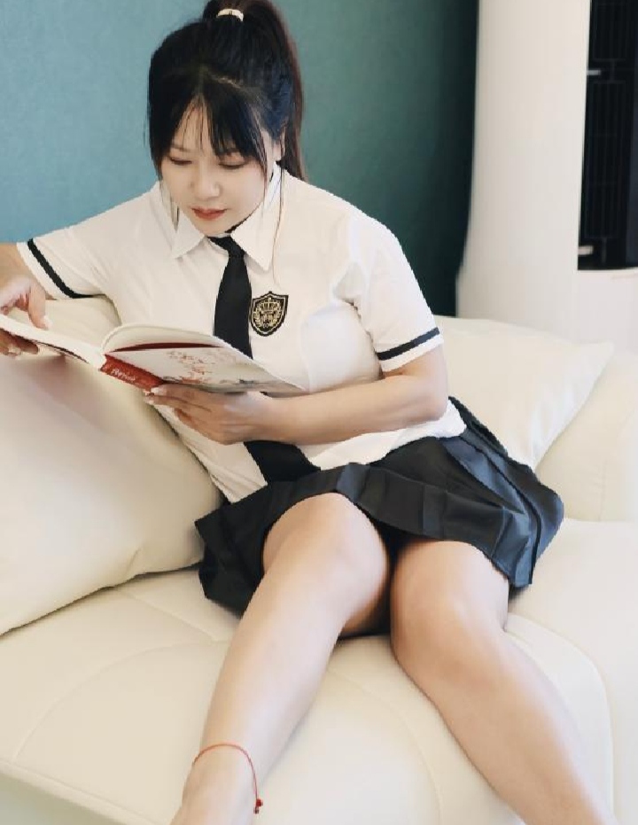 雨花区巨乳制服妹