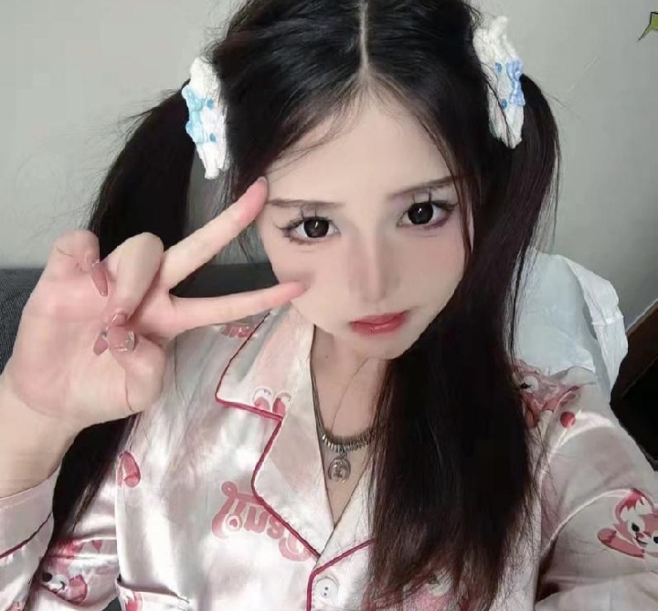 萧山童颜巨乳甜妹