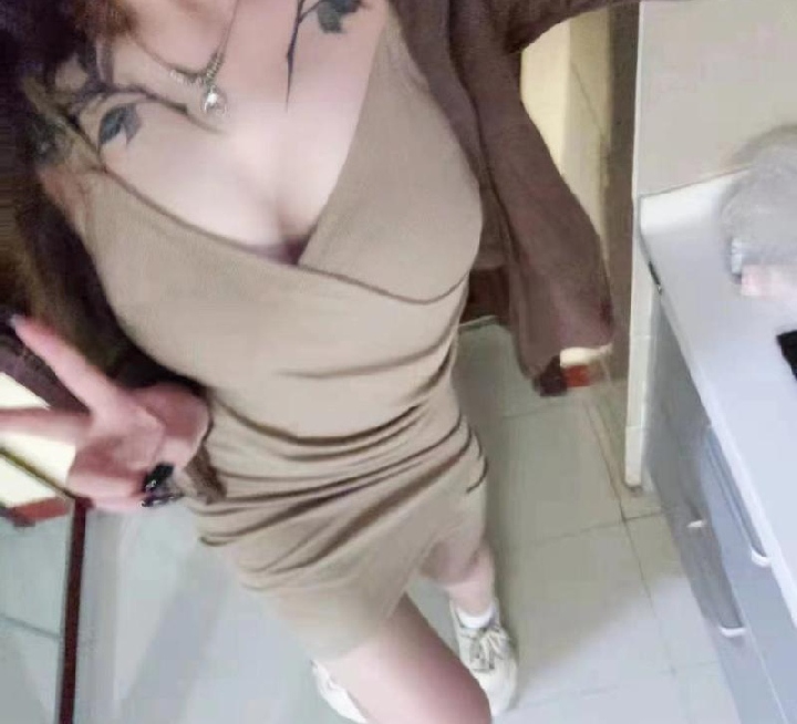 萧山童颜巨乳甜妹