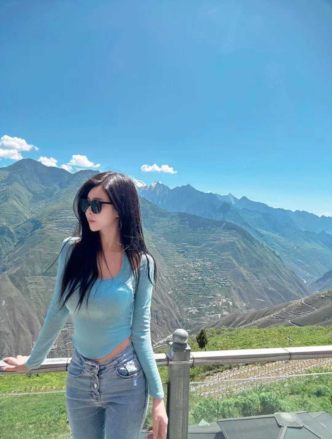 非常漂亮且优雅的小姐姐