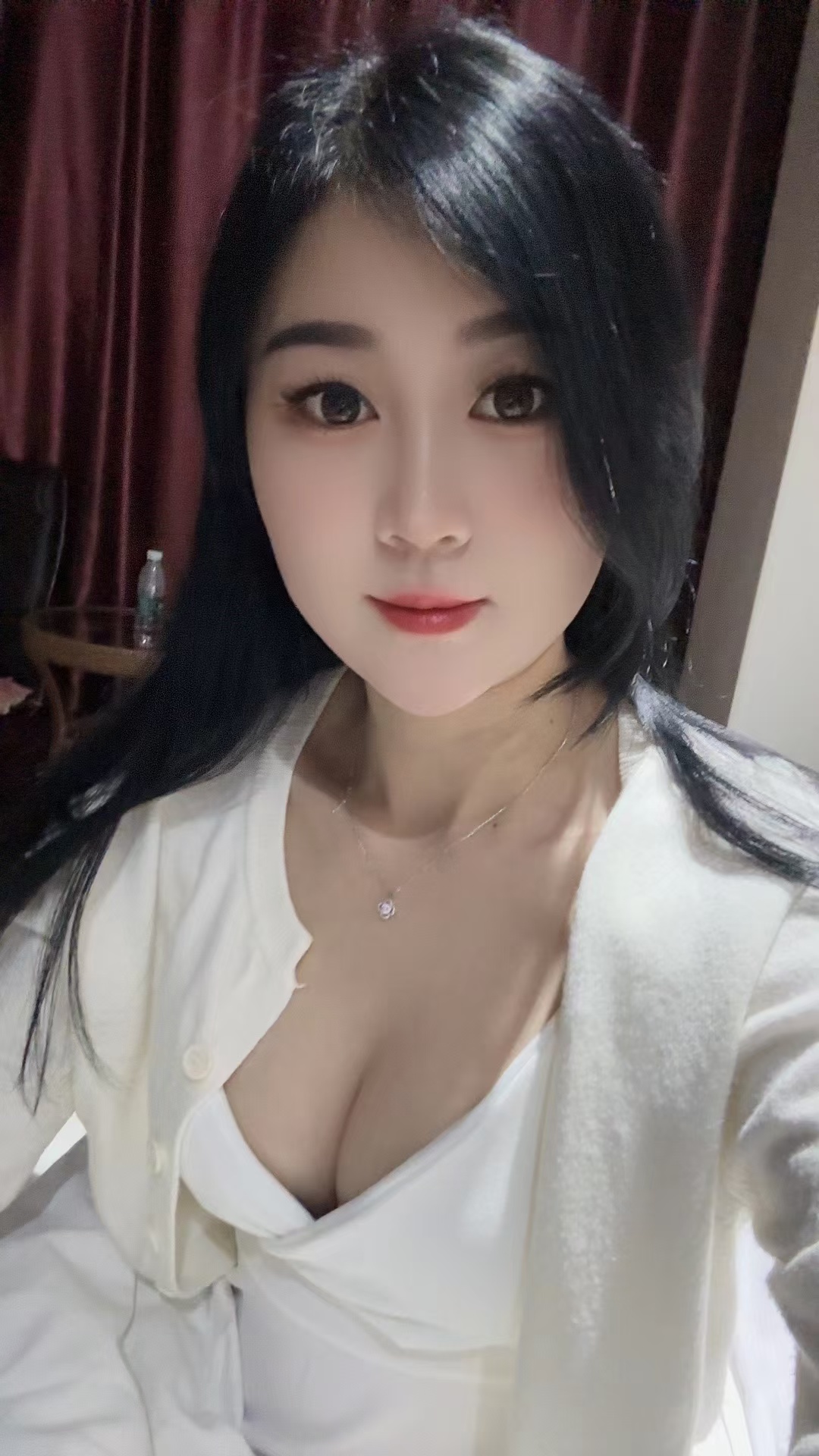 二七区丰满制服诱惑小少妇