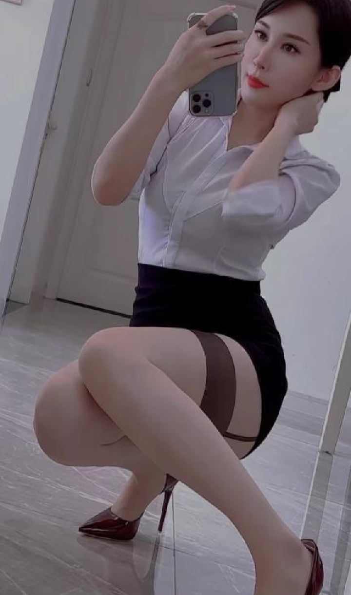 绿园区黑丝大长腿尤物