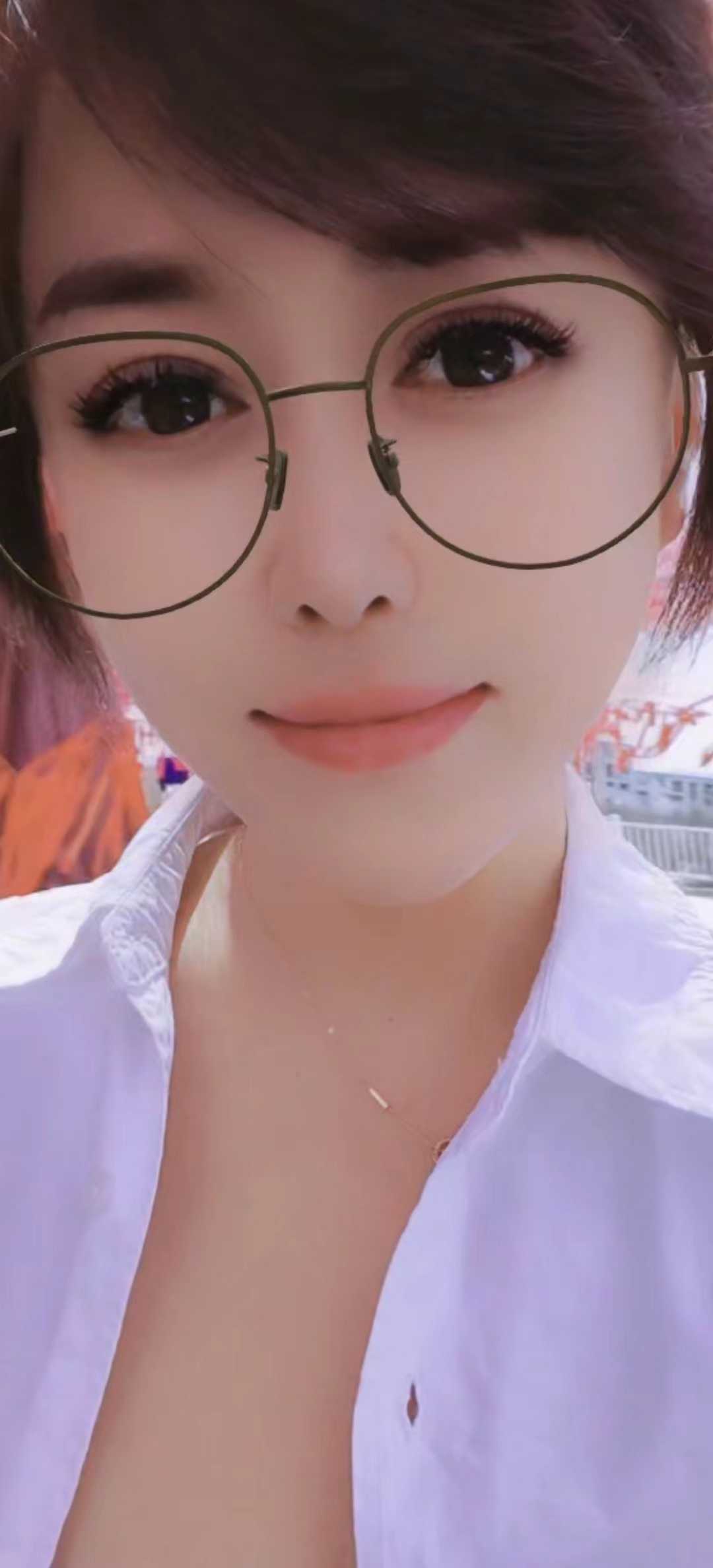 漂亮兼职小少妇