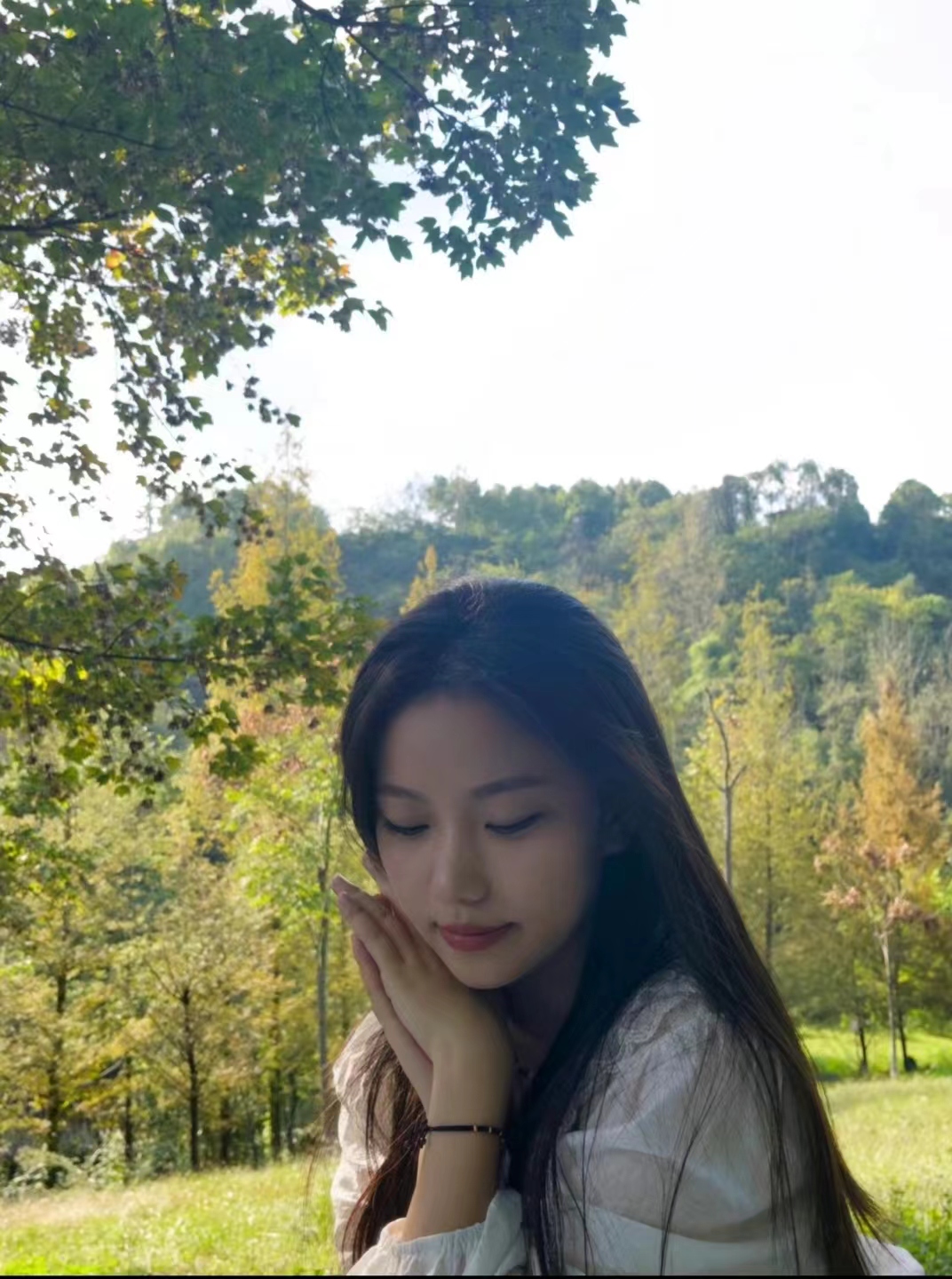 小姐姐天然美活力无限