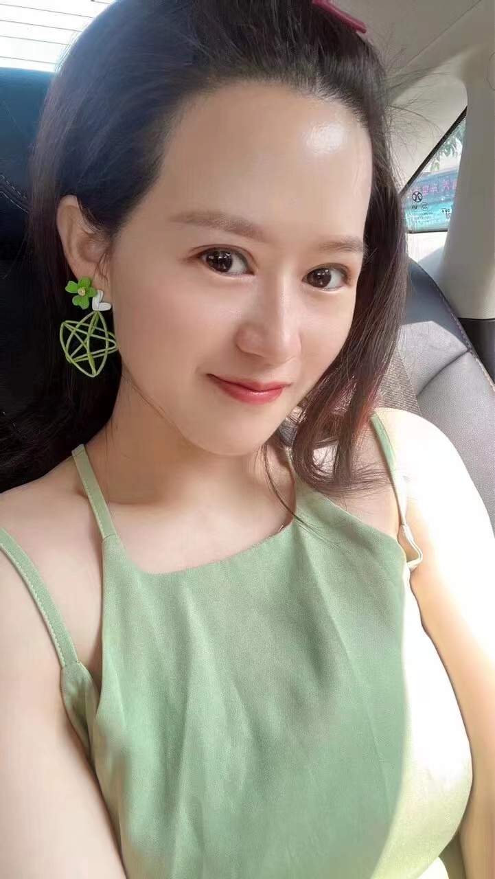 西山区热辣丰满小颜