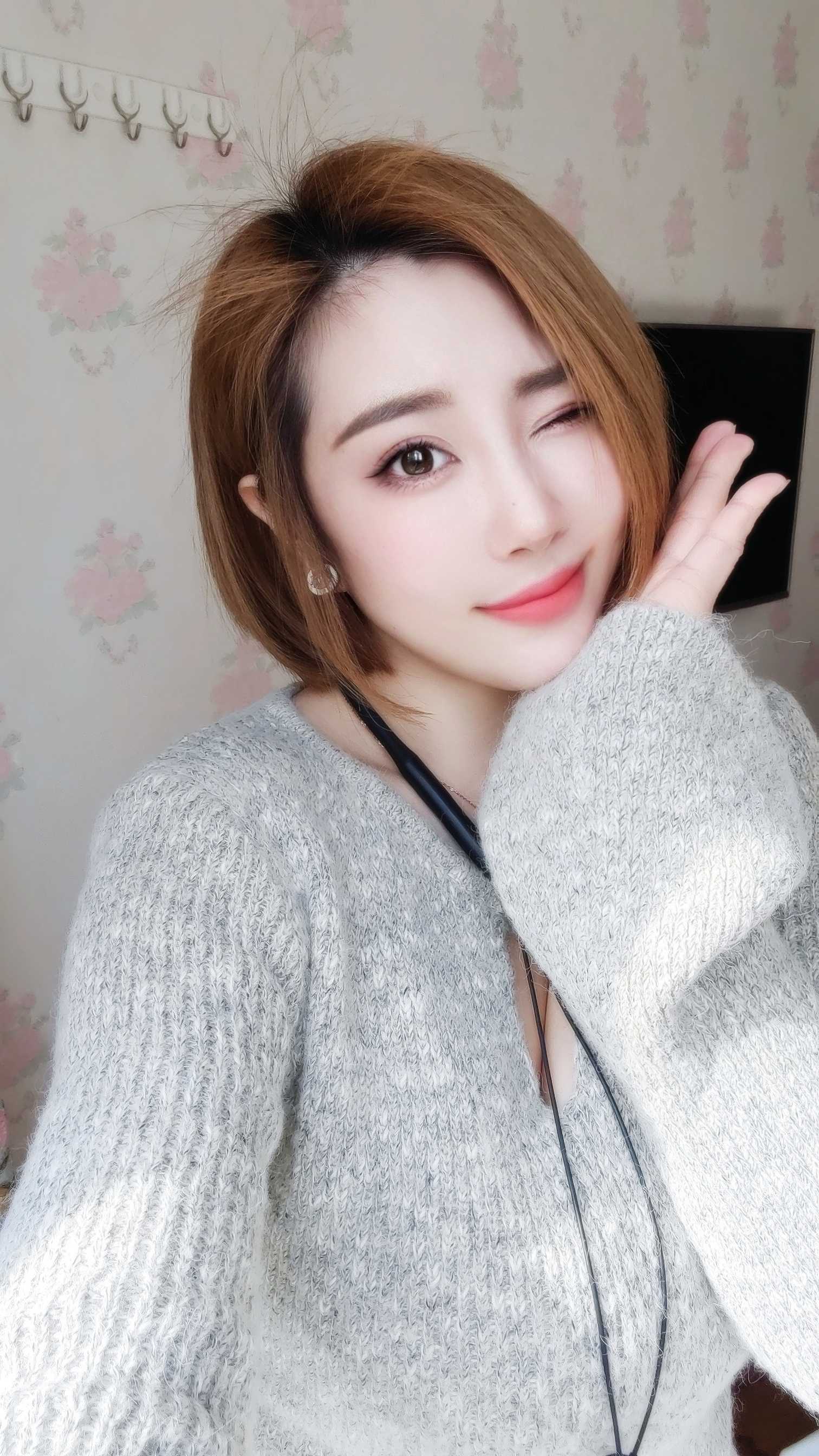 塘沽短发气质美妞瑶瑶