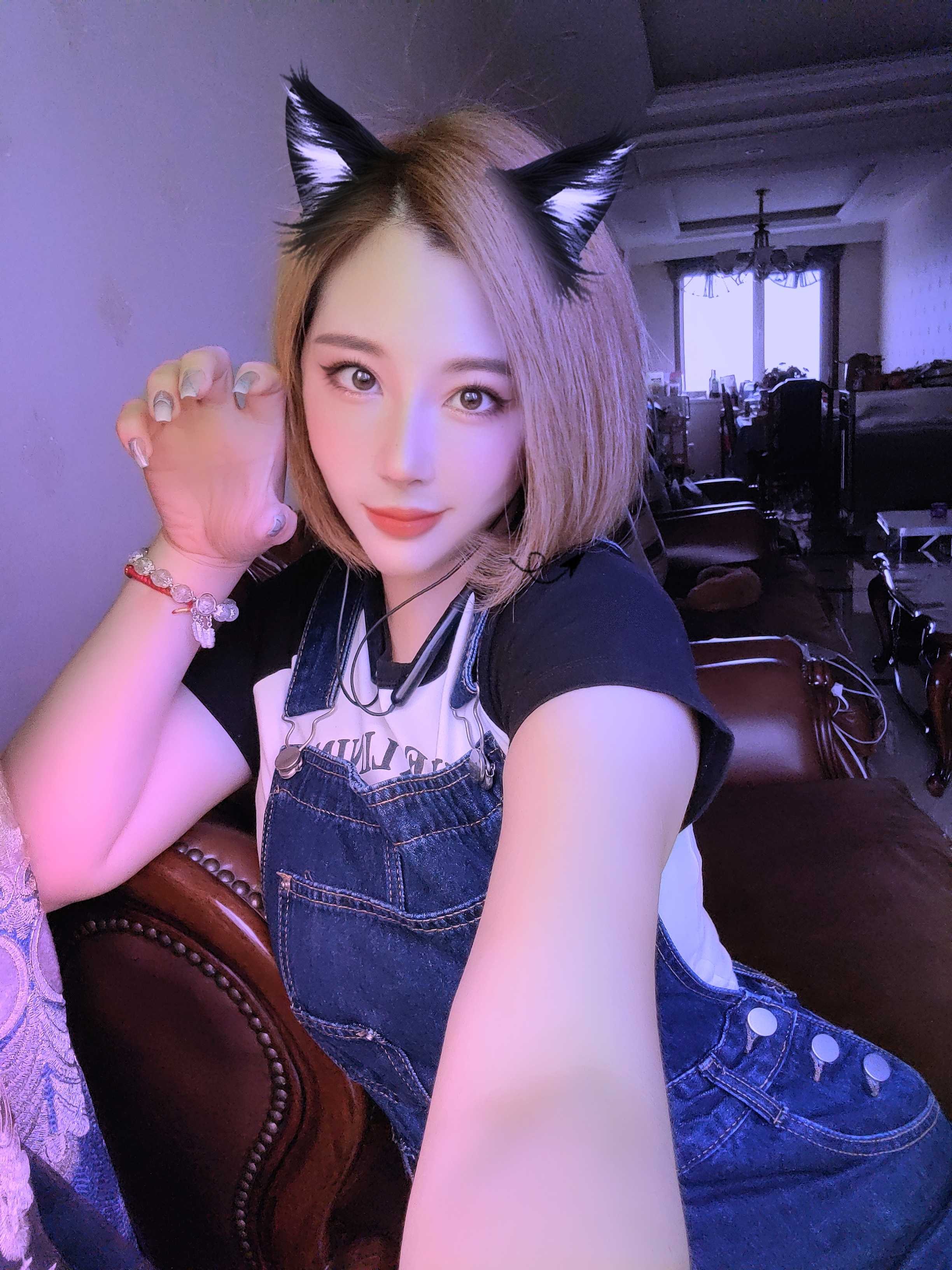 塘沽短发气质美妞瑶瑶