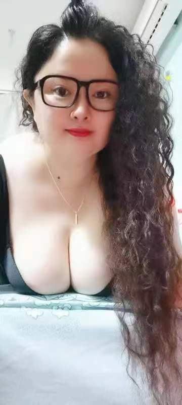 石厦丰满巨乳少妇