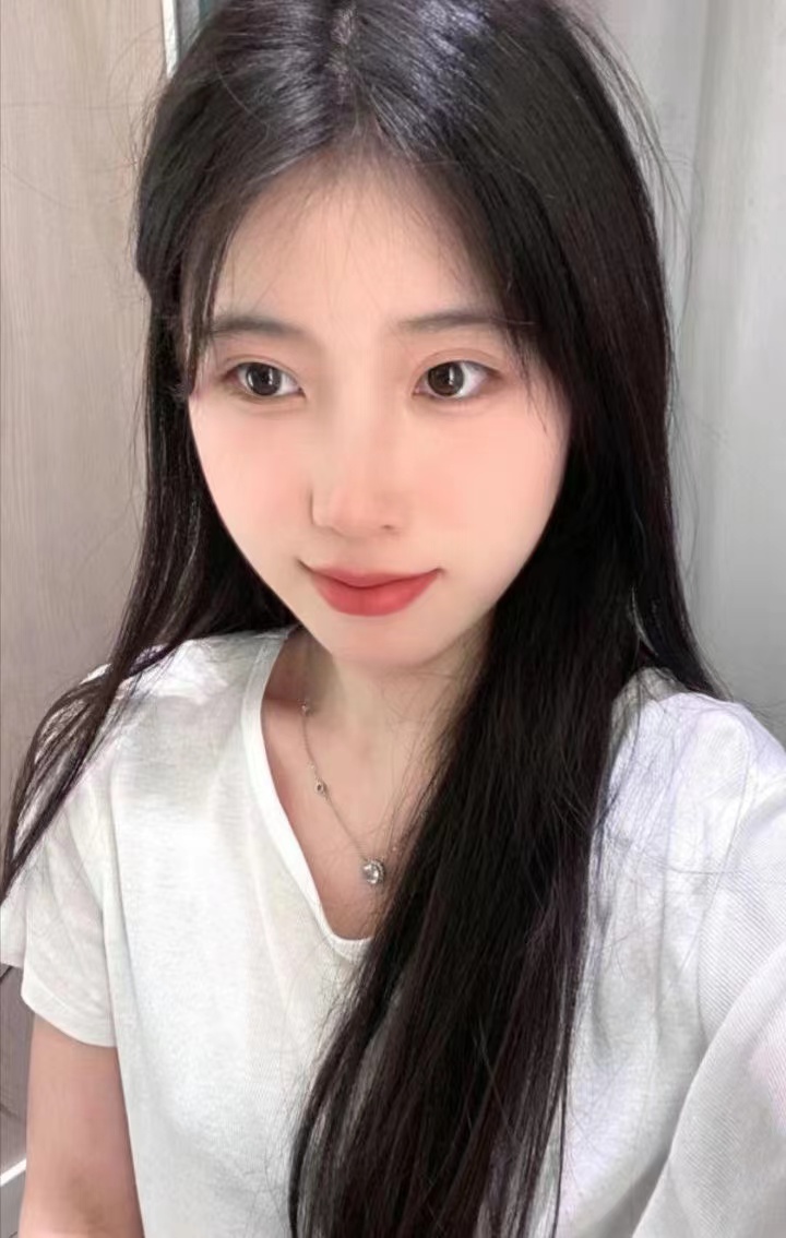 少数民族皮肤白粉嫩