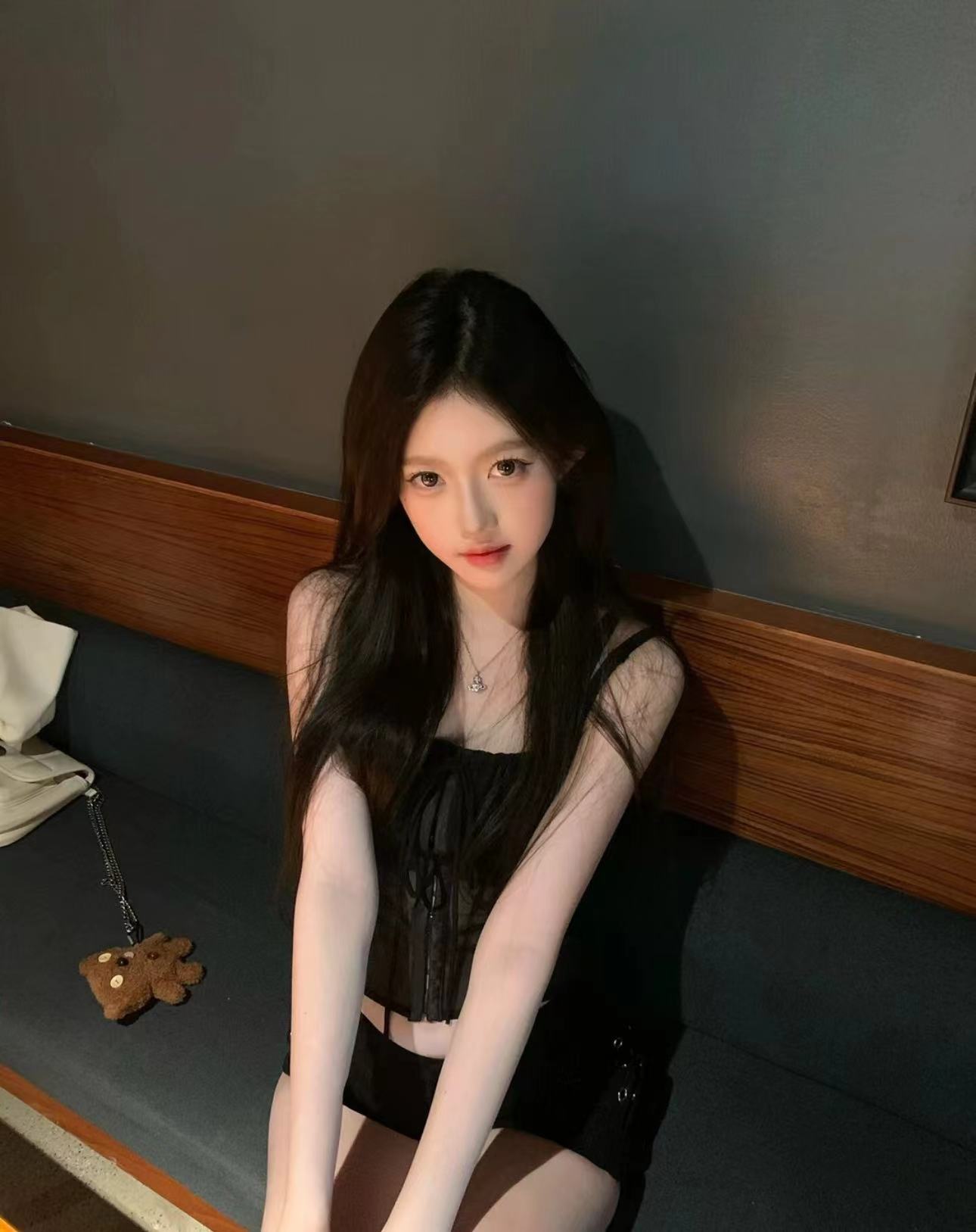 新人报道，颜值高身材棒