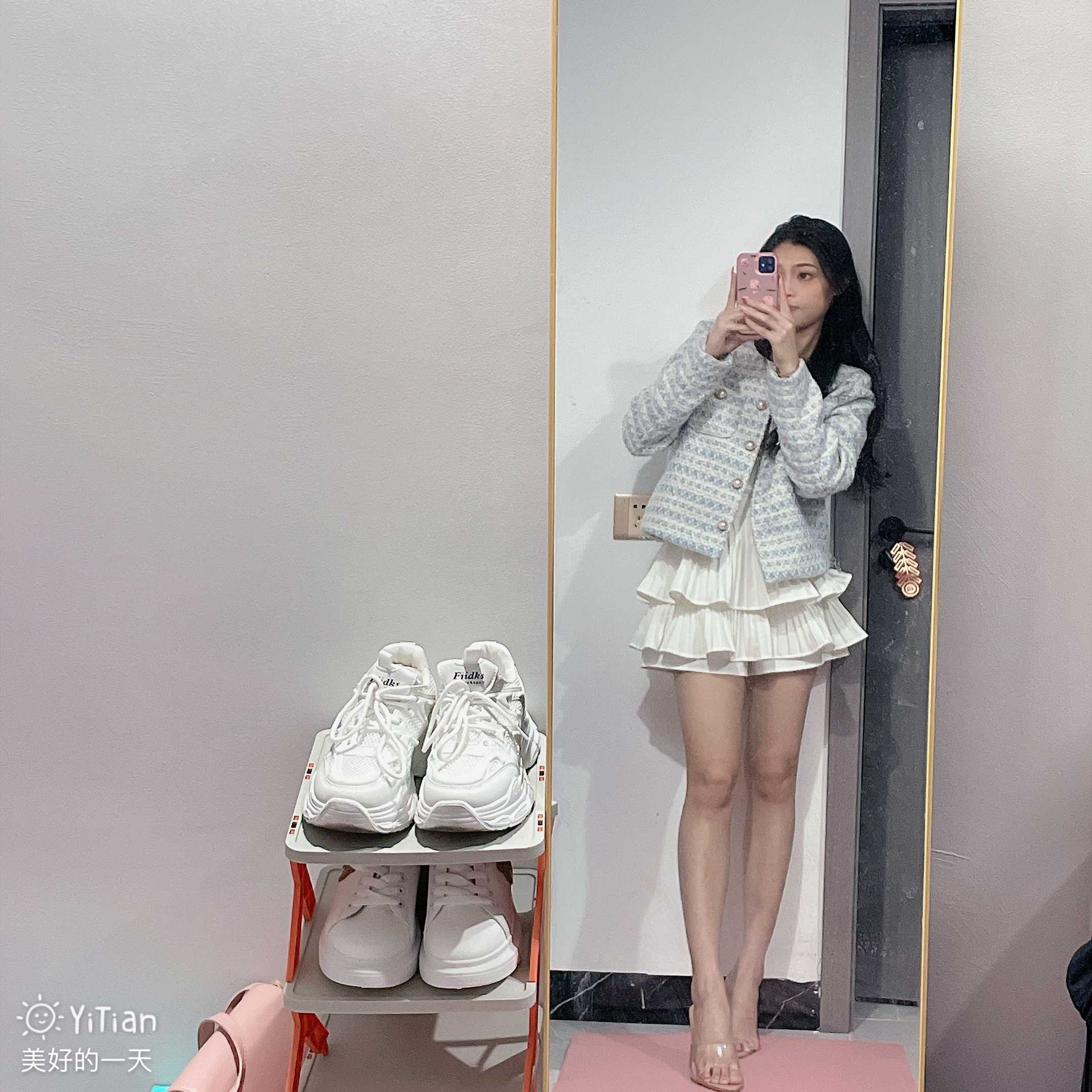 坂田丝袜美腿小雨儿