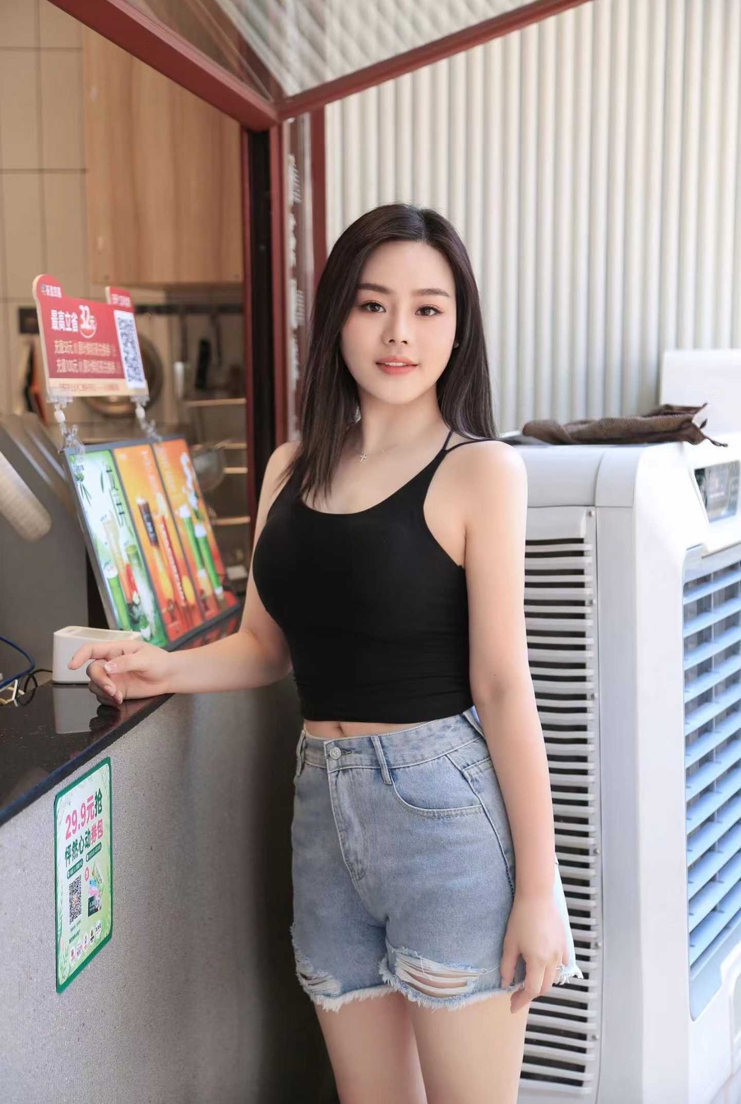 长龙圆润肉感小姐姐婉婉