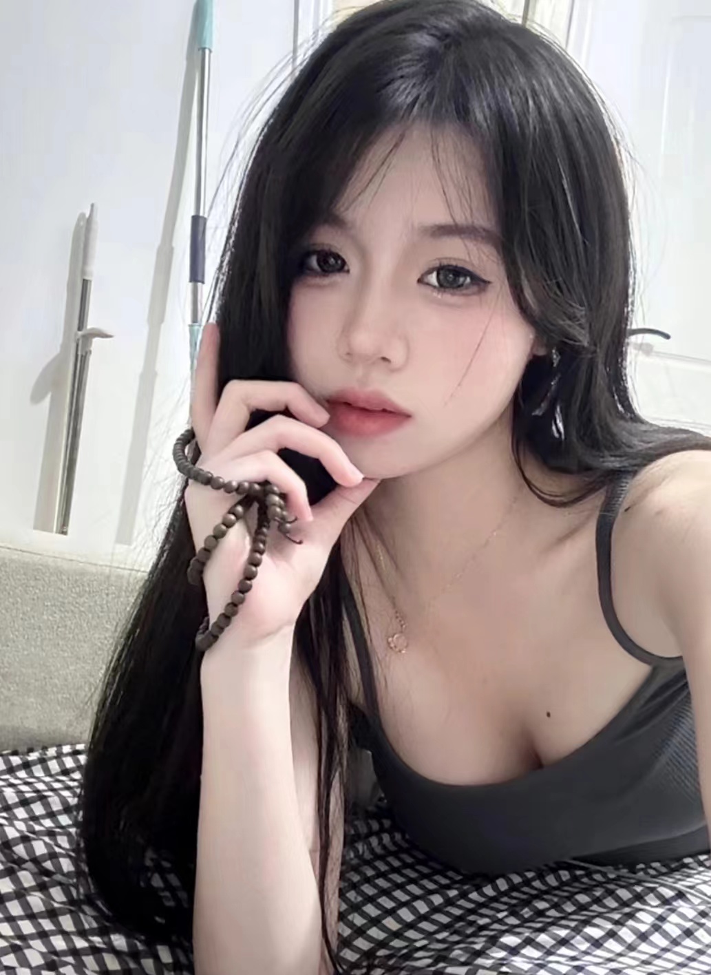 小美女婀娜多姿服务一流