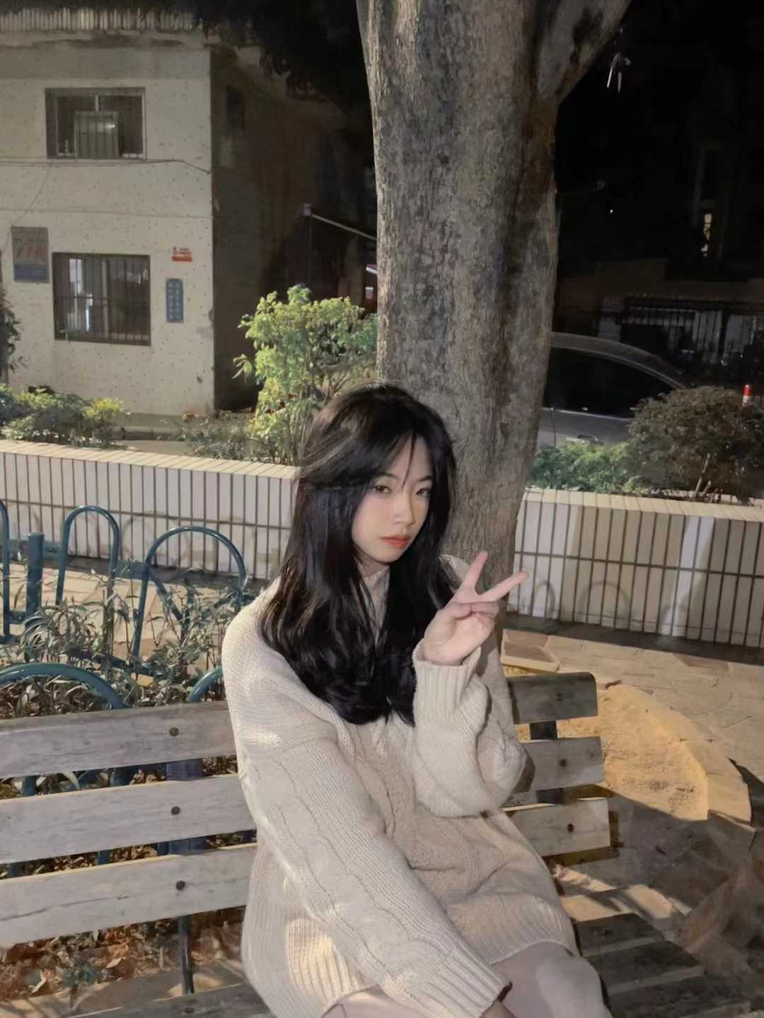 身材柔软性感尤物小美女