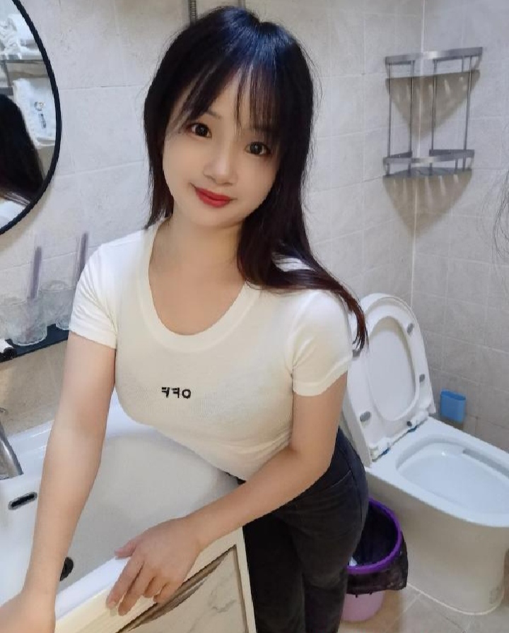 龙岗布吉甜美小依晨