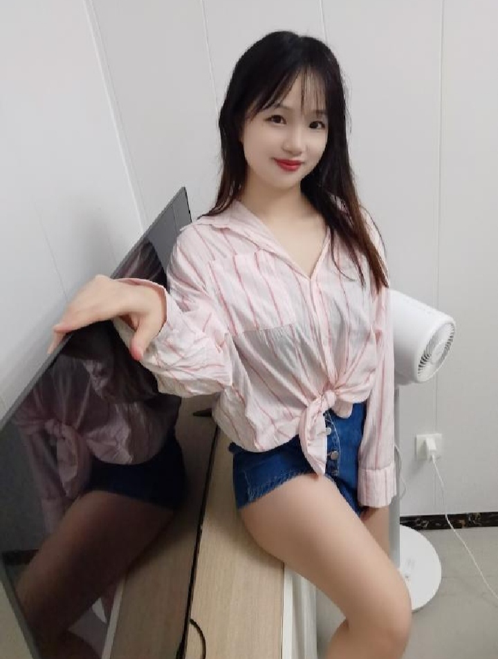 龙岗布吉甜美小依晨