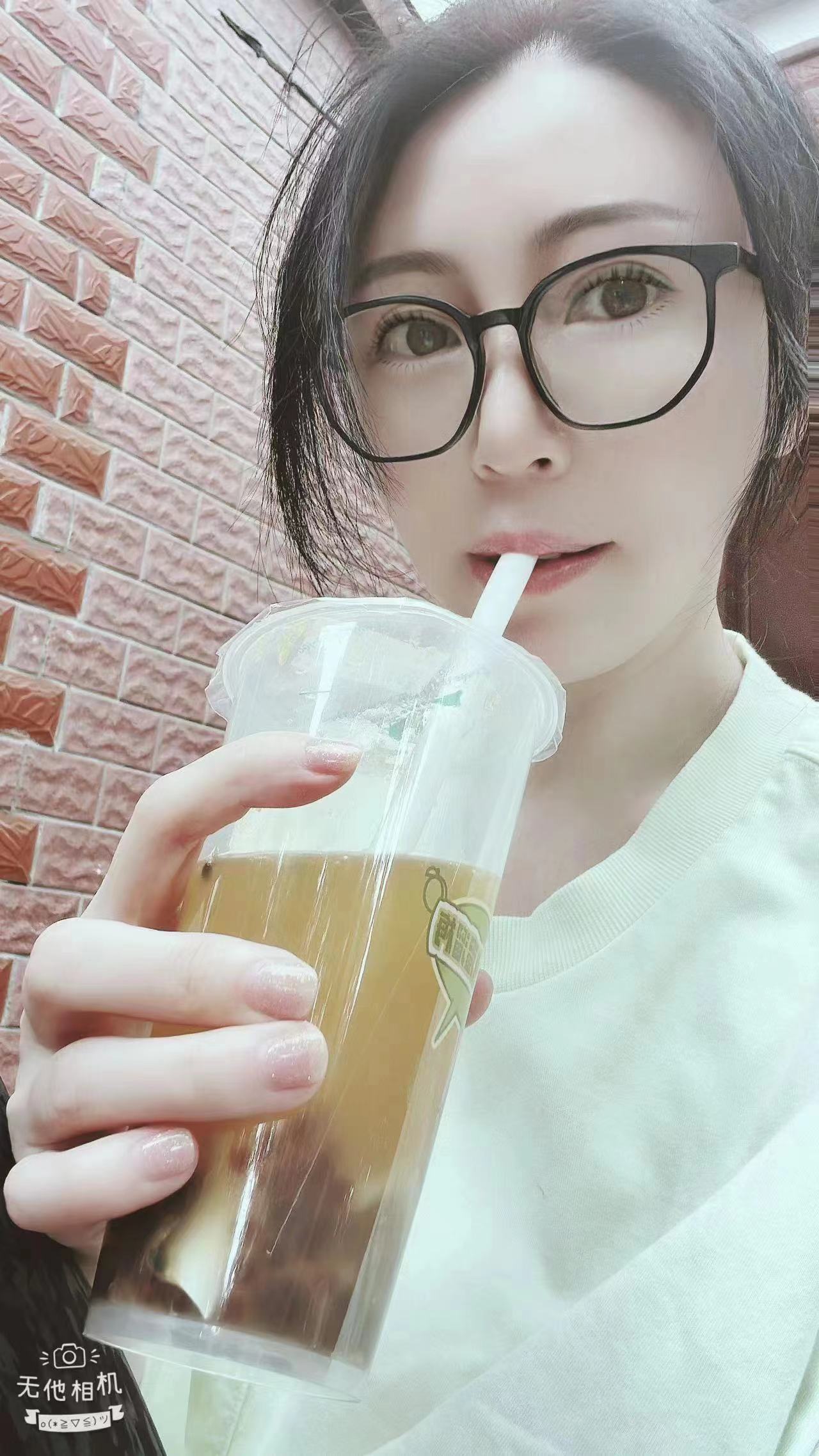 闵行区眼镜气质御姐