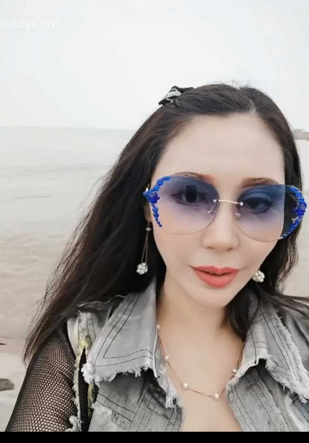 东丽身材高挑熟女
