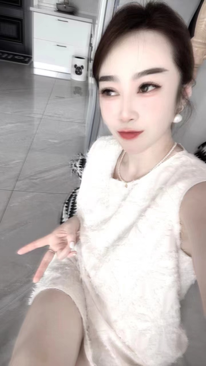 服务型丰乳肥臀小姐姐