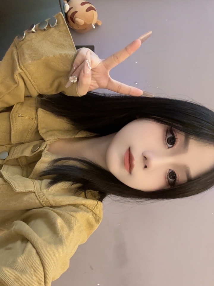 年轻小妹妹 长相精致