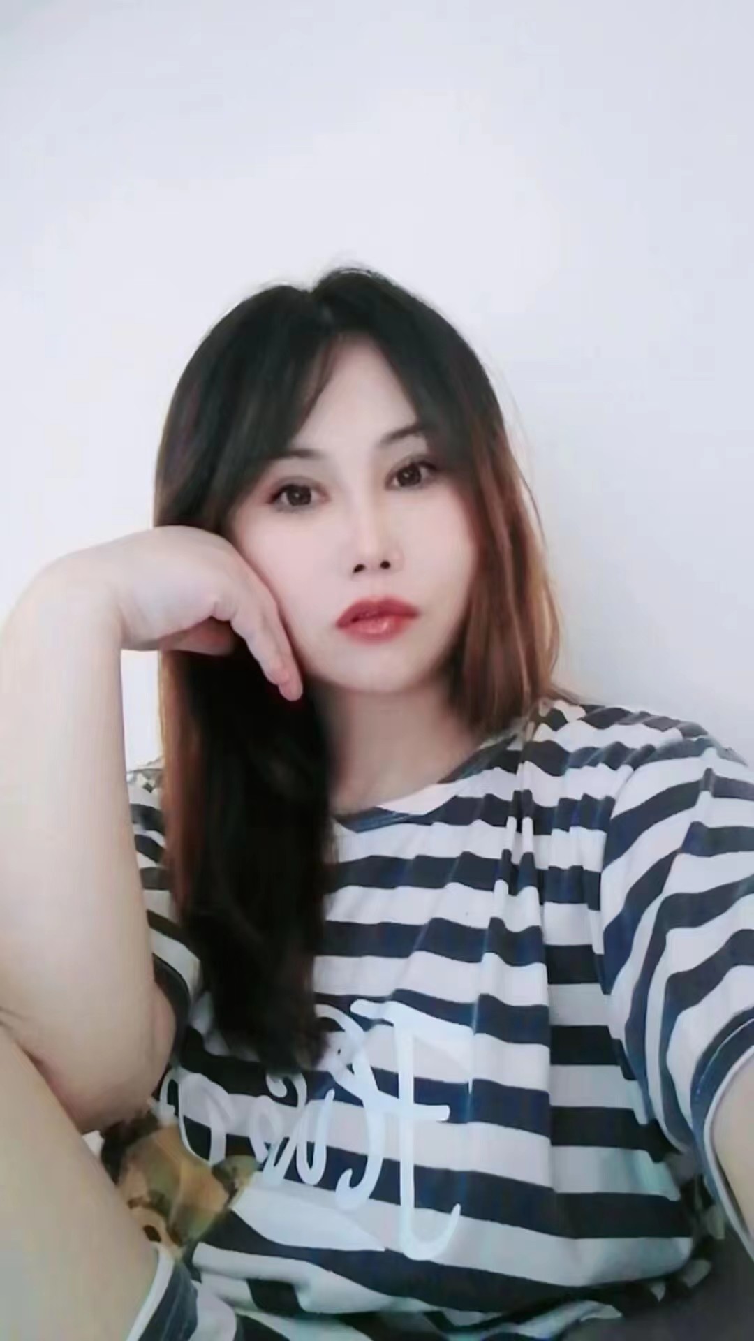 龙华丰满美艳圆润少妇