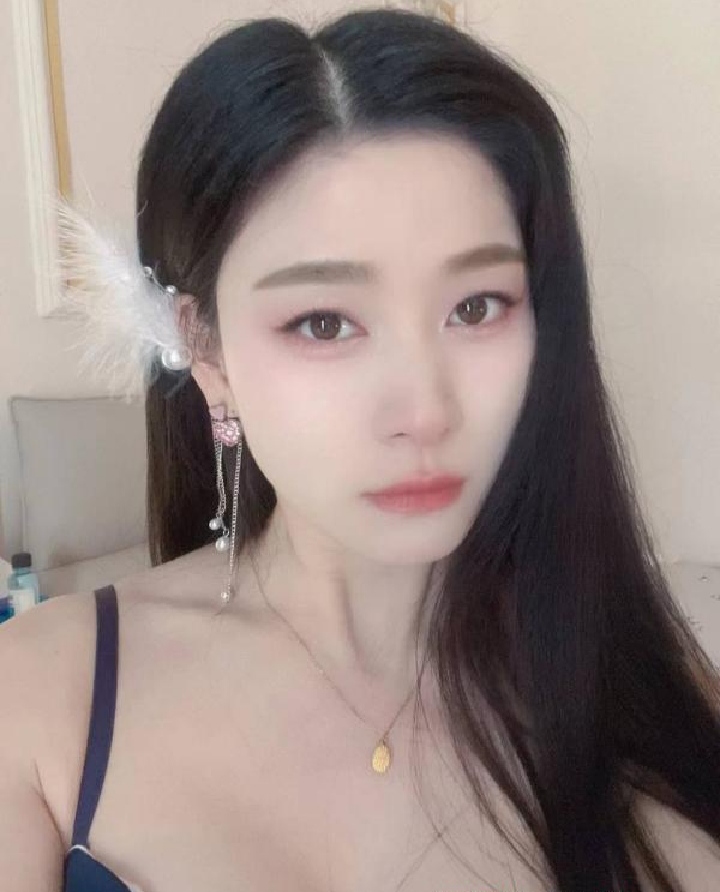 静安肤白貌美大长腿嫩妞