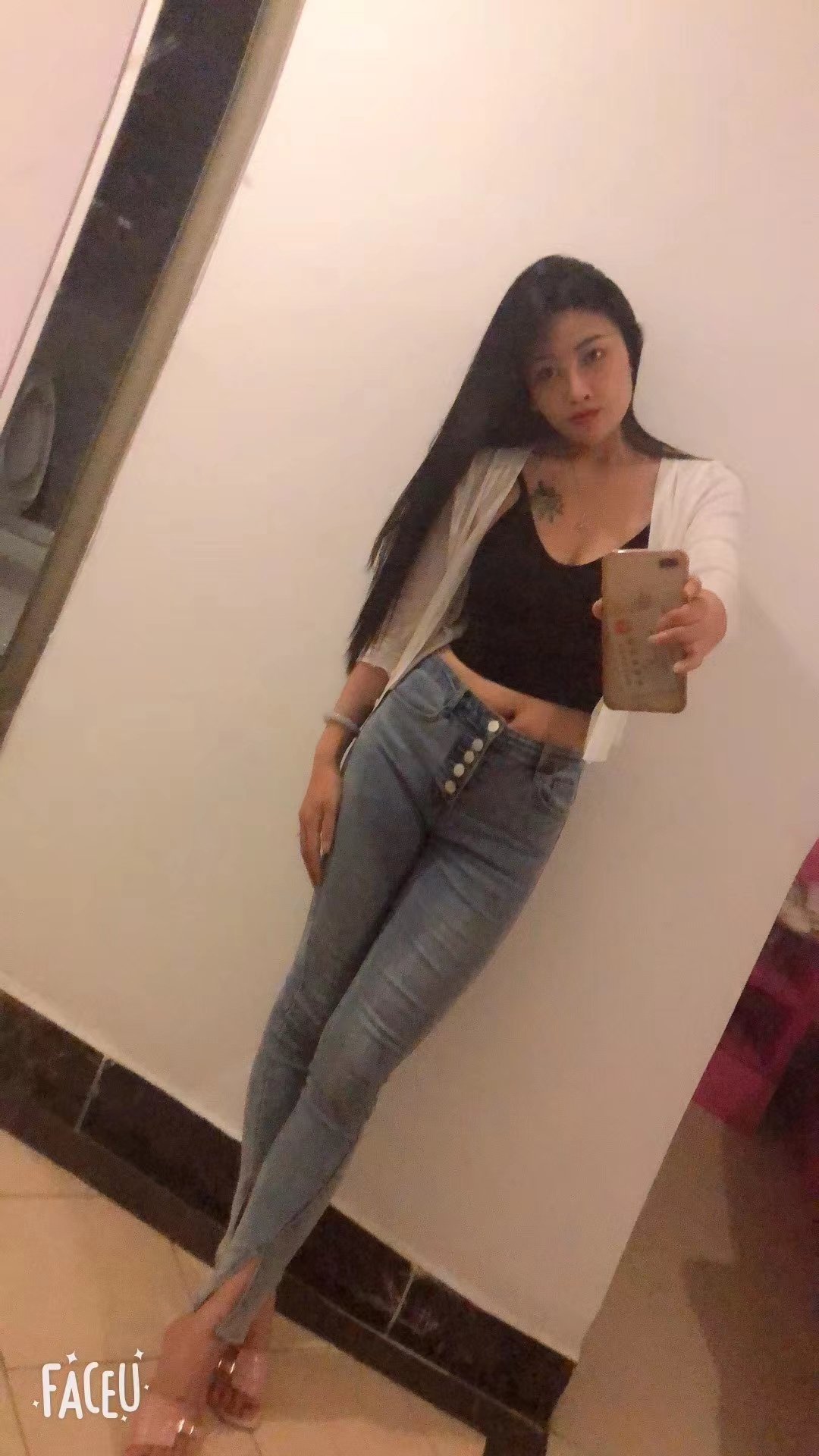 小姐姐刚下海出来兼职