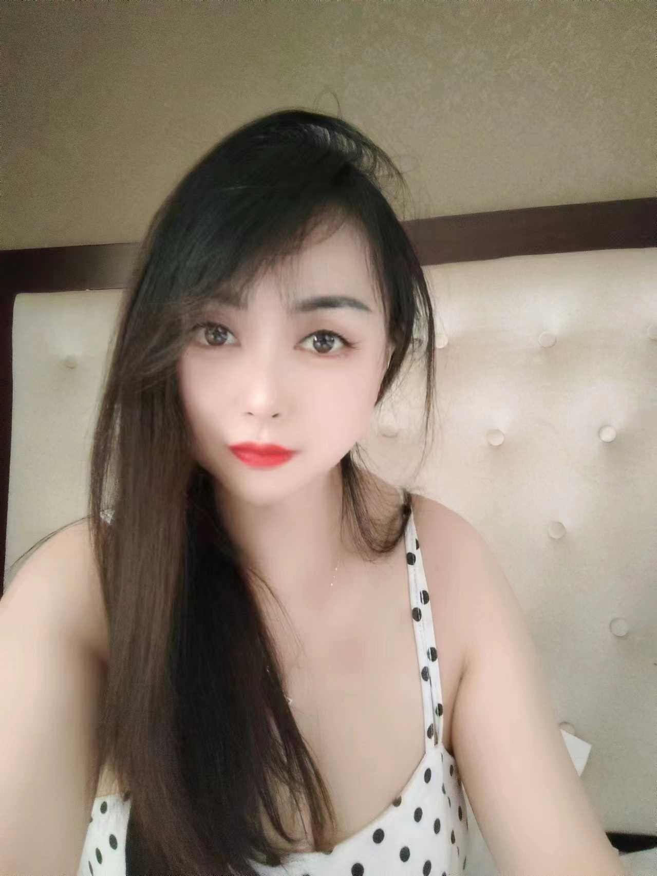 动物园附近 个高胸大臀翘