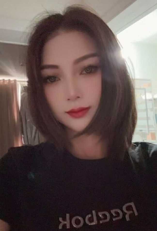 瑶海涵涵，服务女王