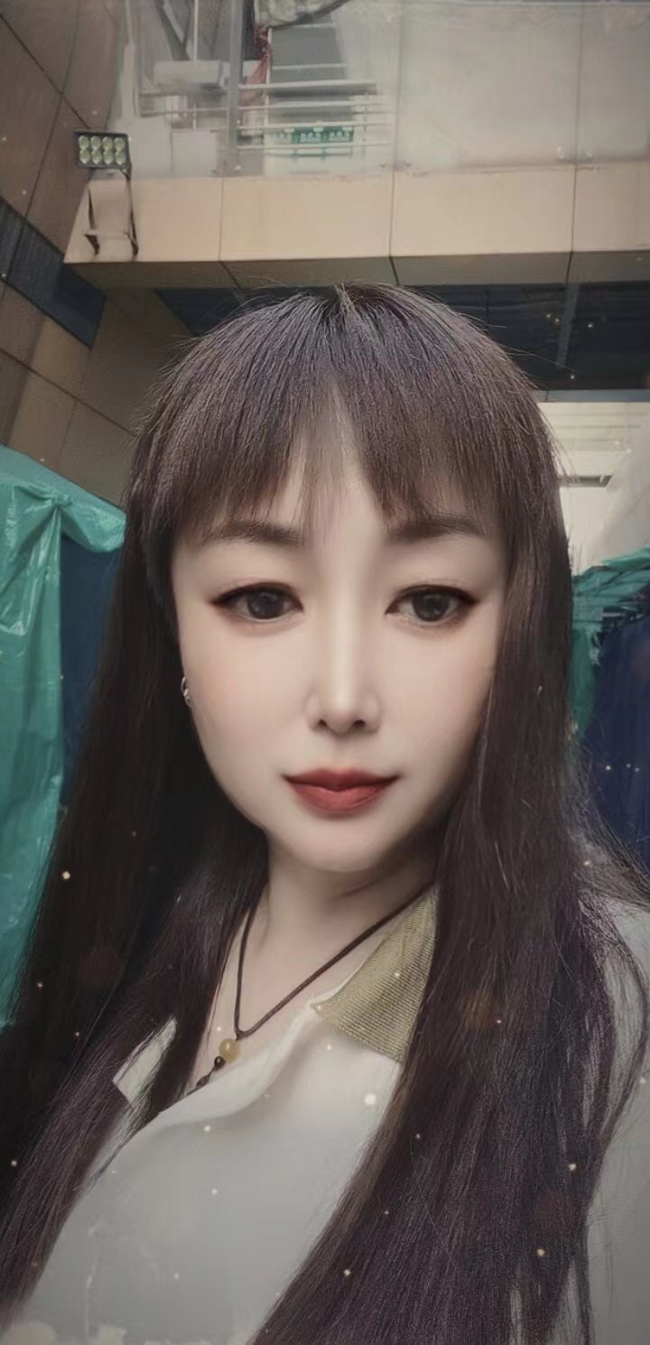 丰满的兼职小少妇