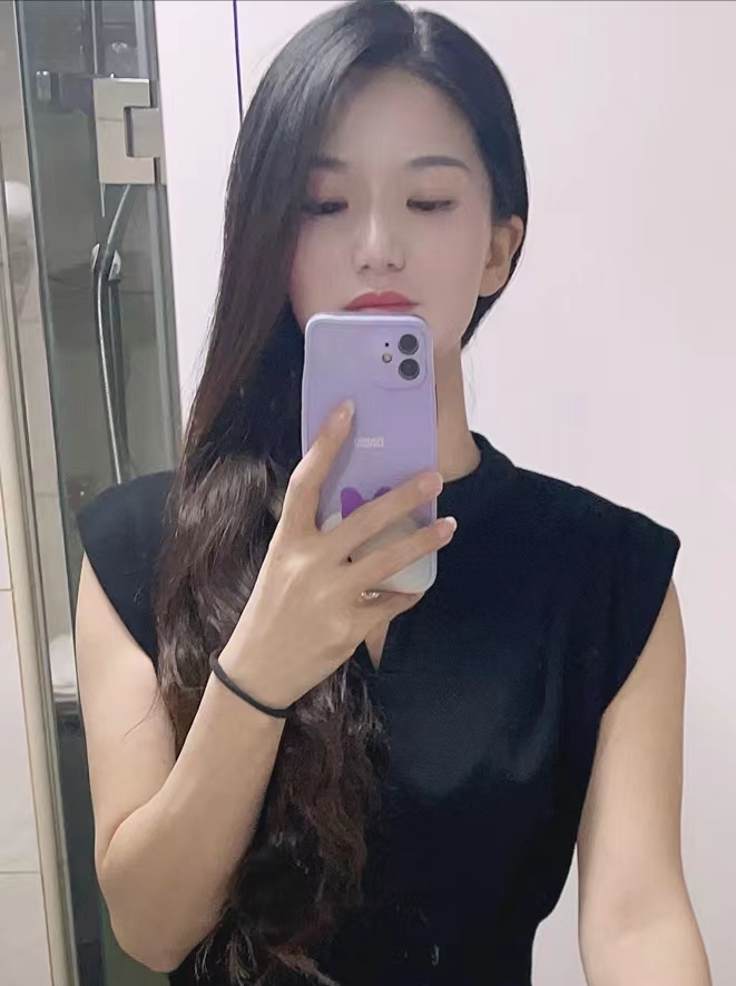 粉色奶白榨汁机