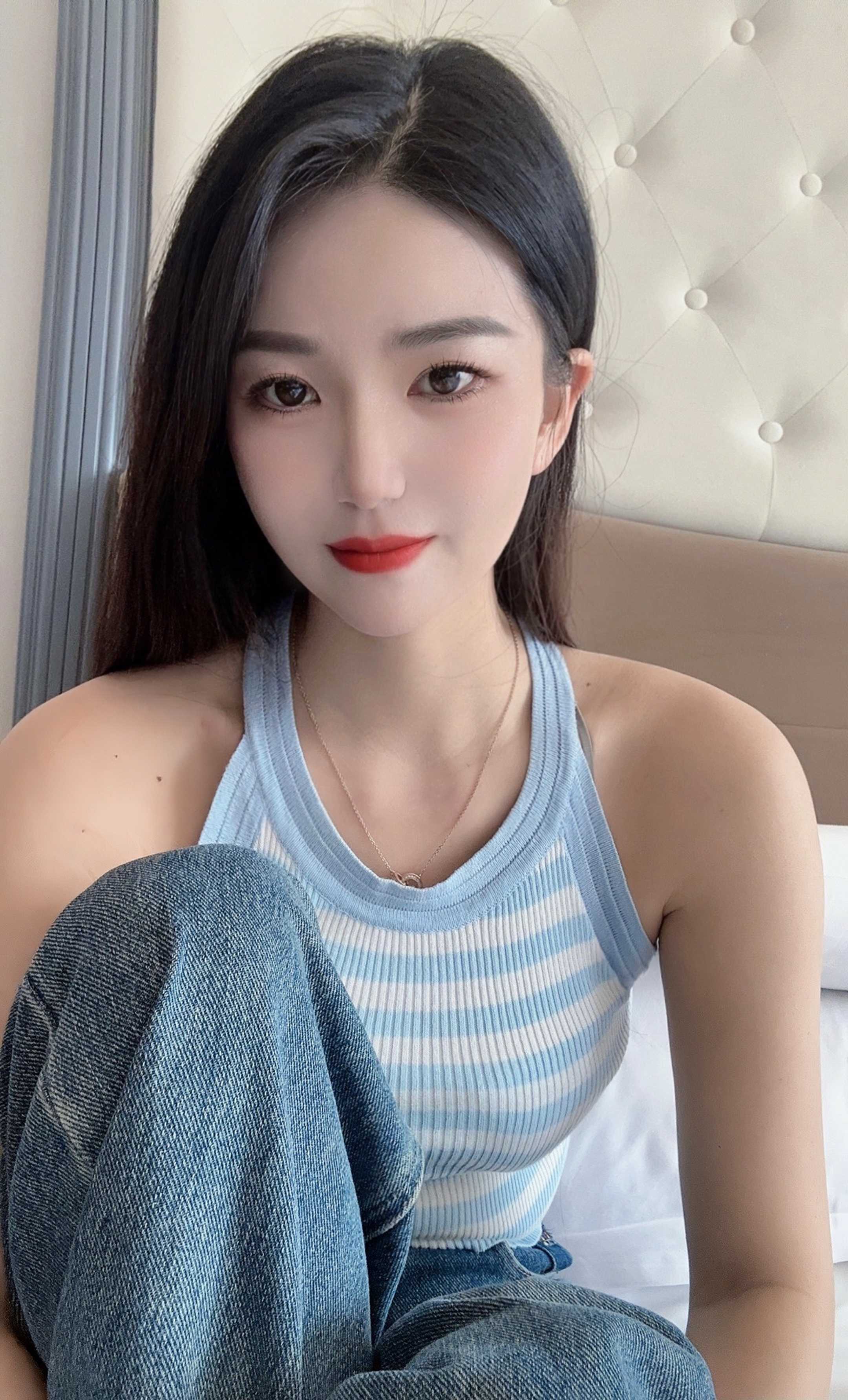 粉色奶白榨汁机