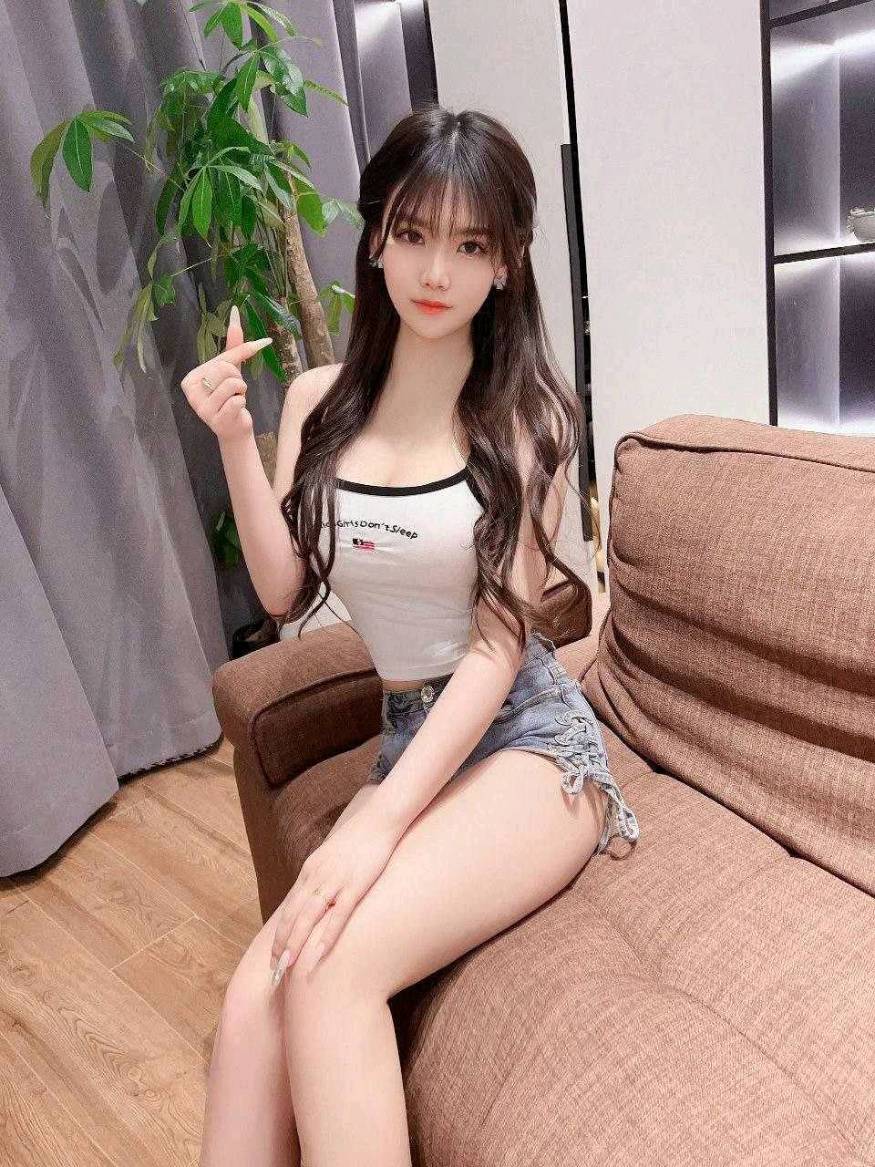 江宁性感大奶小依依