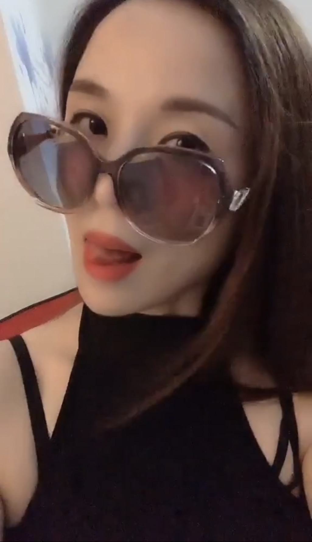 随意摆弄的小少妇