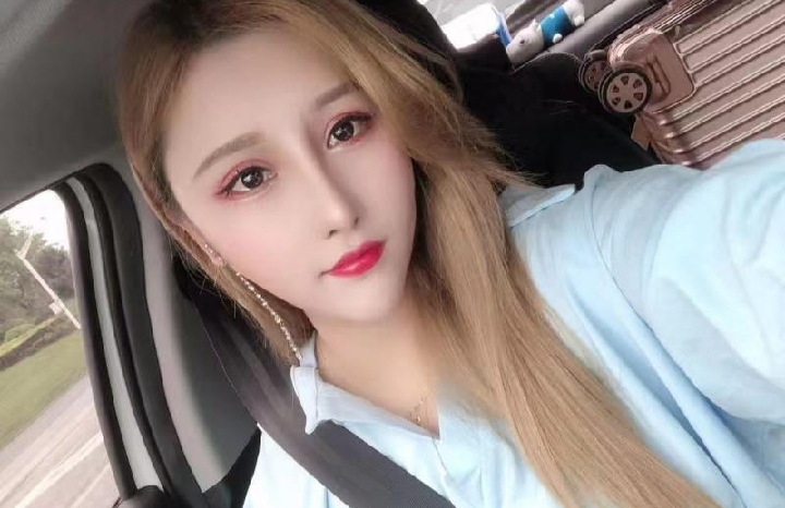 宝安诱人小狐狸思思