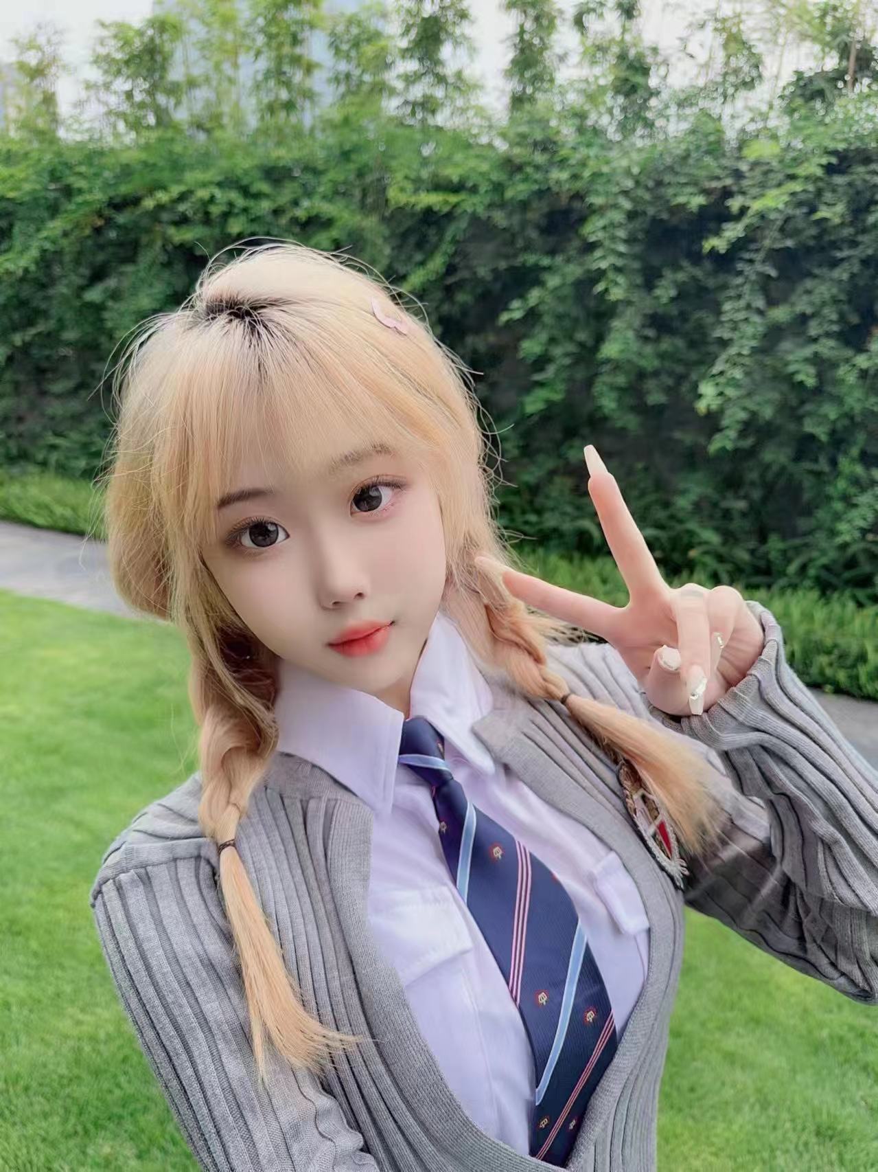 极品萝莉，才下水待君调教