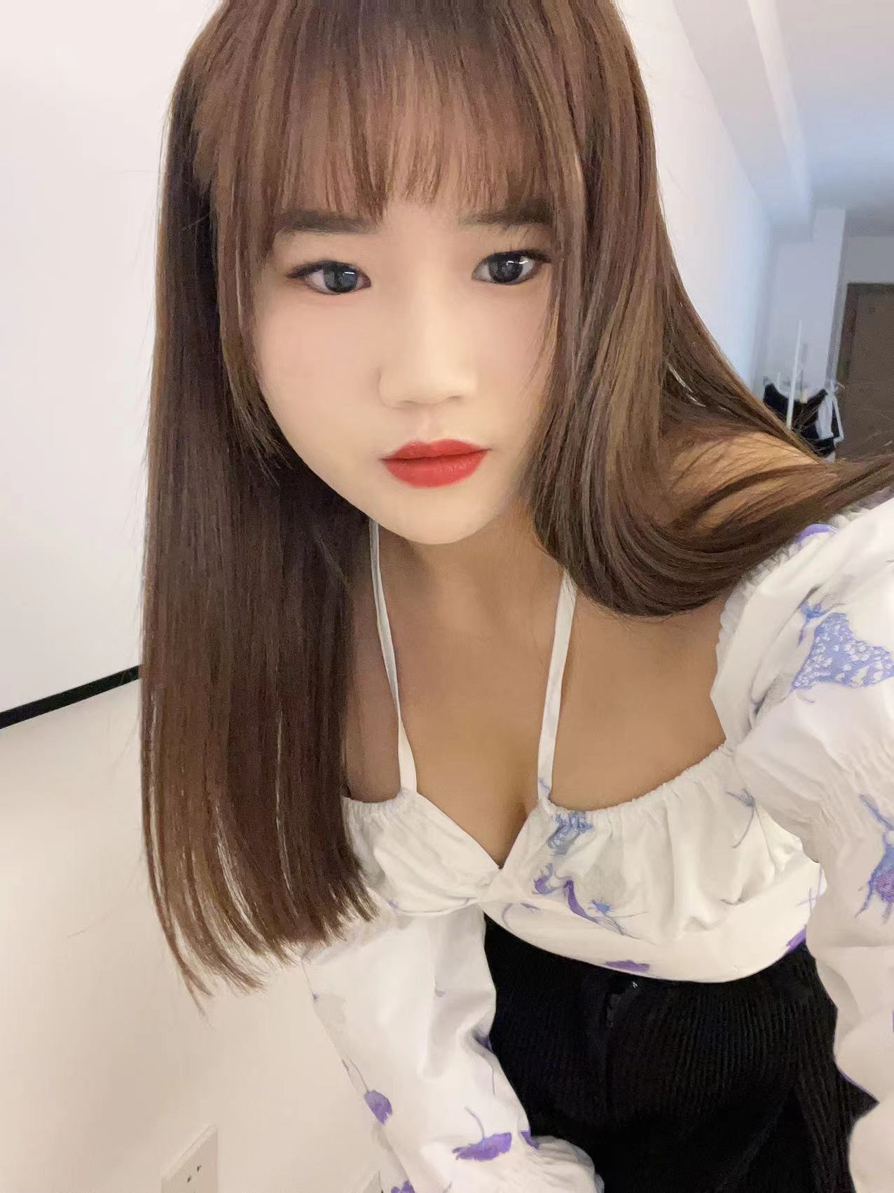 曲江零零后小美女