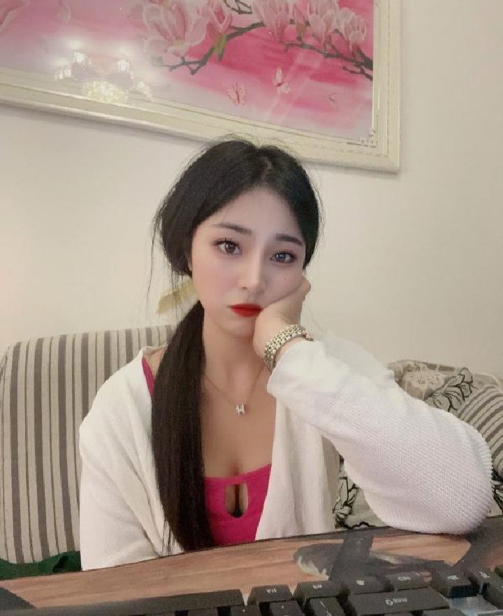 天河美妞团团小姐姐