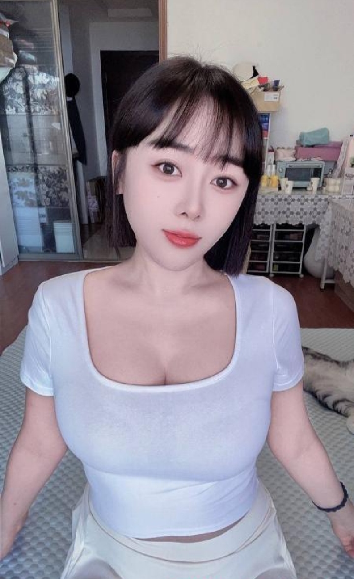 普陀短发欲女艾琳