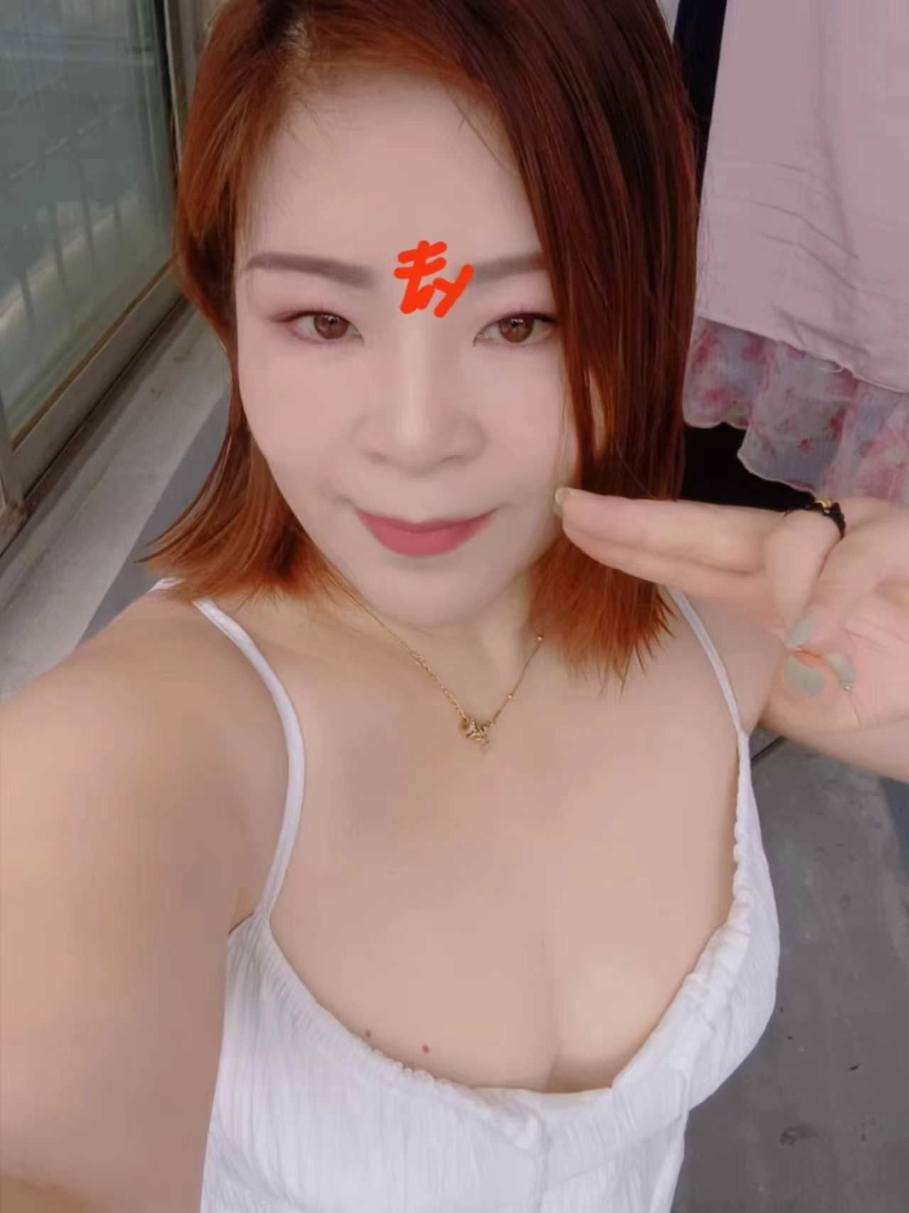 二七区妩媚少妇笑笑