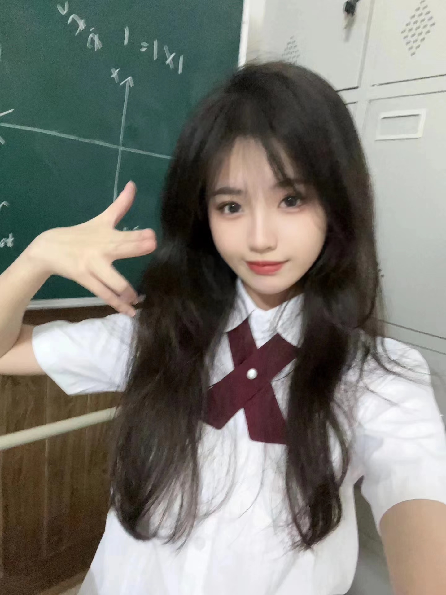 小萝莉类型,活泼可爱开朗06年小可爱